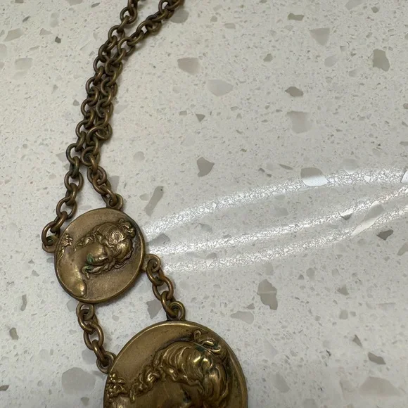 Gorgeous Vintage Brass Medallion Necklace - Picture 5 of 8